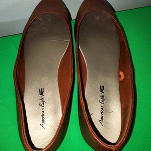Gorgeous 😍 Tan Well Worn American Eagle Flats In Size 13